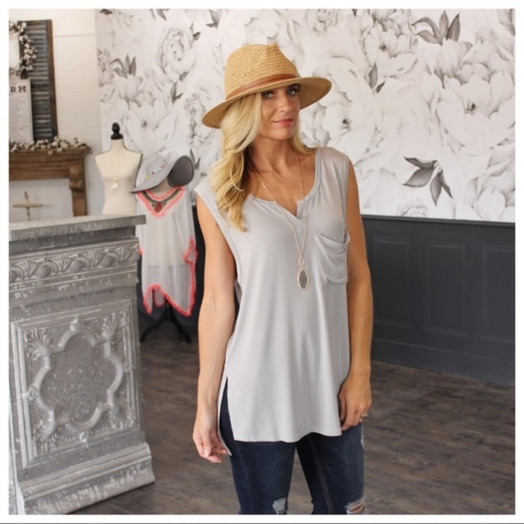 LAST ONE! Light Gray V Neck Slouch Pocket Tunic - Picture 3 of 4